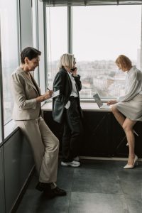 Como se preparar para uma entrevista de emprego: dicas essenciais